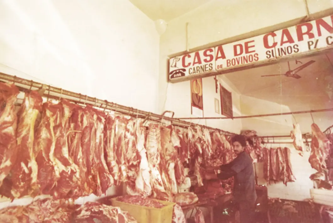 Fotografia histórica de uma casa de carnes da família Cyro Rosa